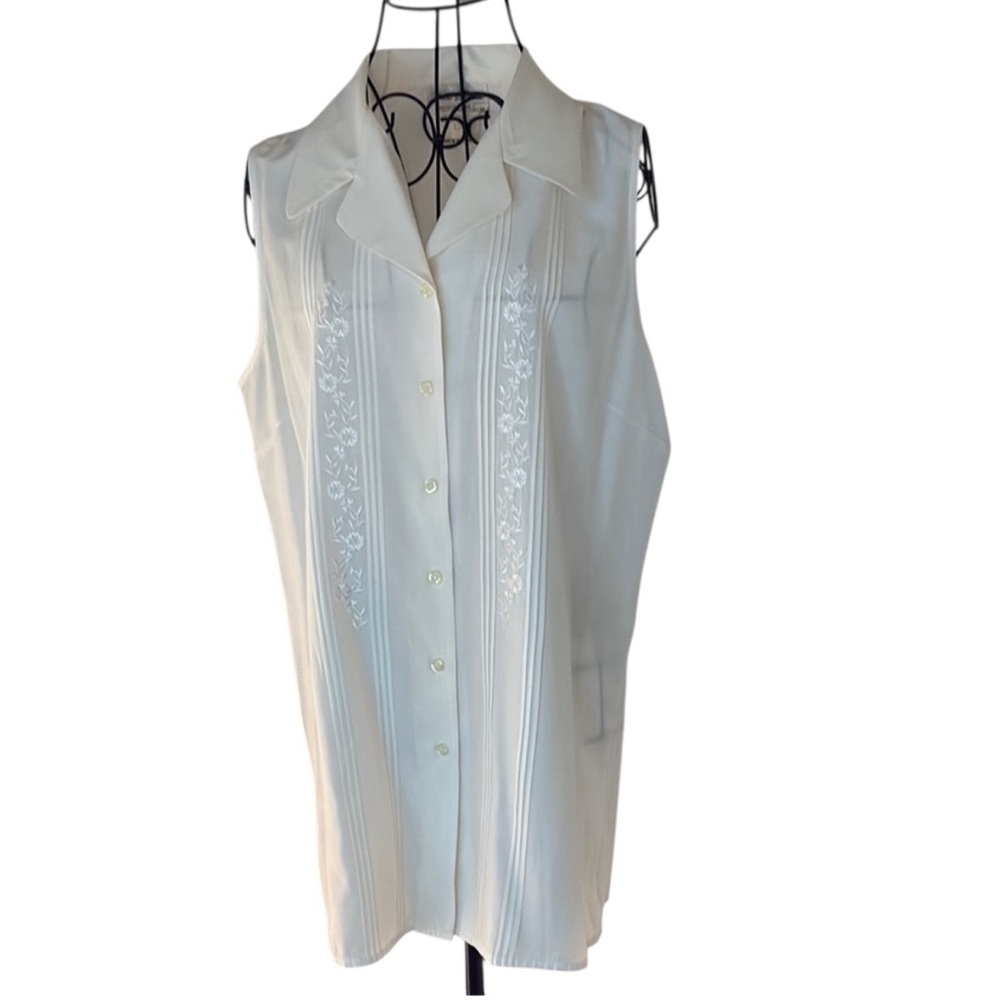 Fred David Sleeveless, Top With Embroidered Detail, EUC, Sz 14, White